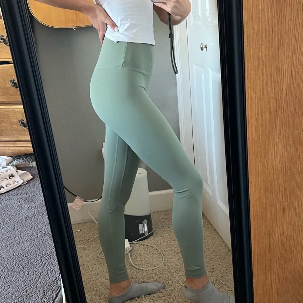 Yoga pants - Picture 6 of 6